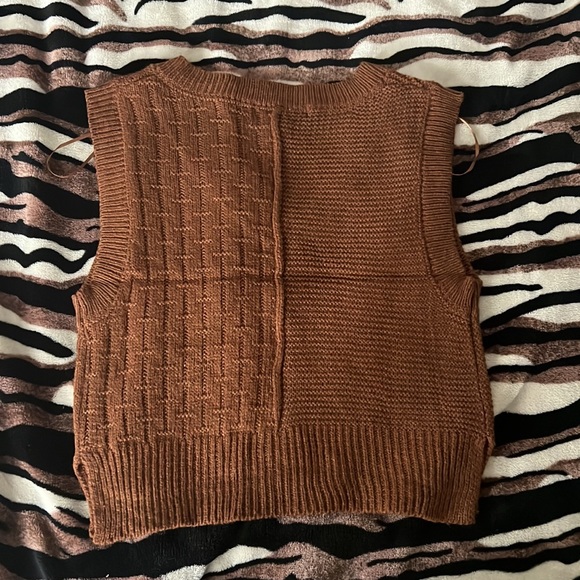 Medium no comment cropped brown cardigan vest never worn - Picture 2 of 2